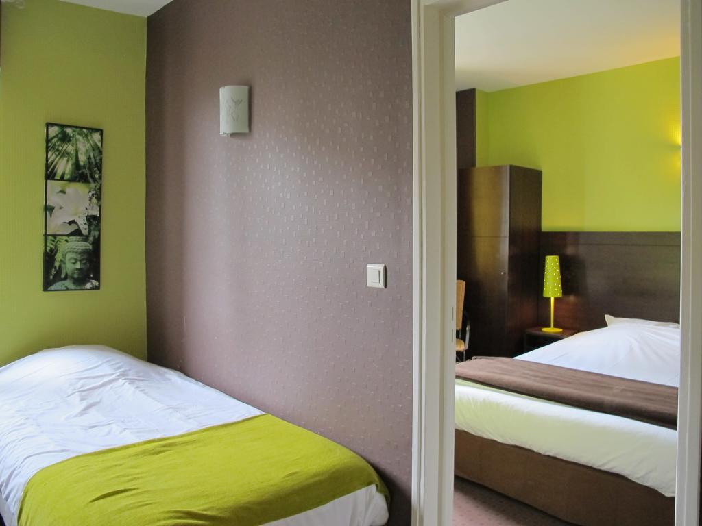 Logis Deshors-Foujanet Hotel Chamboulive Room photo